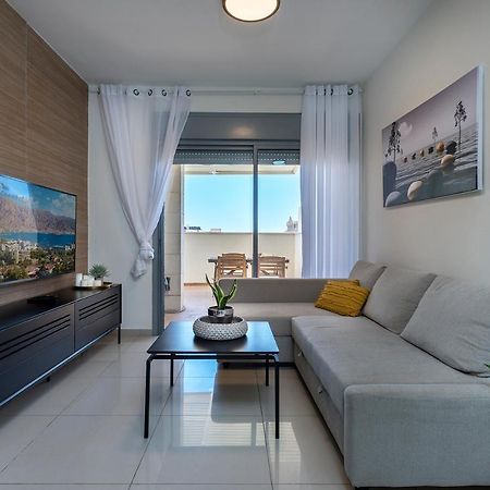 Melony Apartments Yam Suf Street Ейлат Екстериор снимка