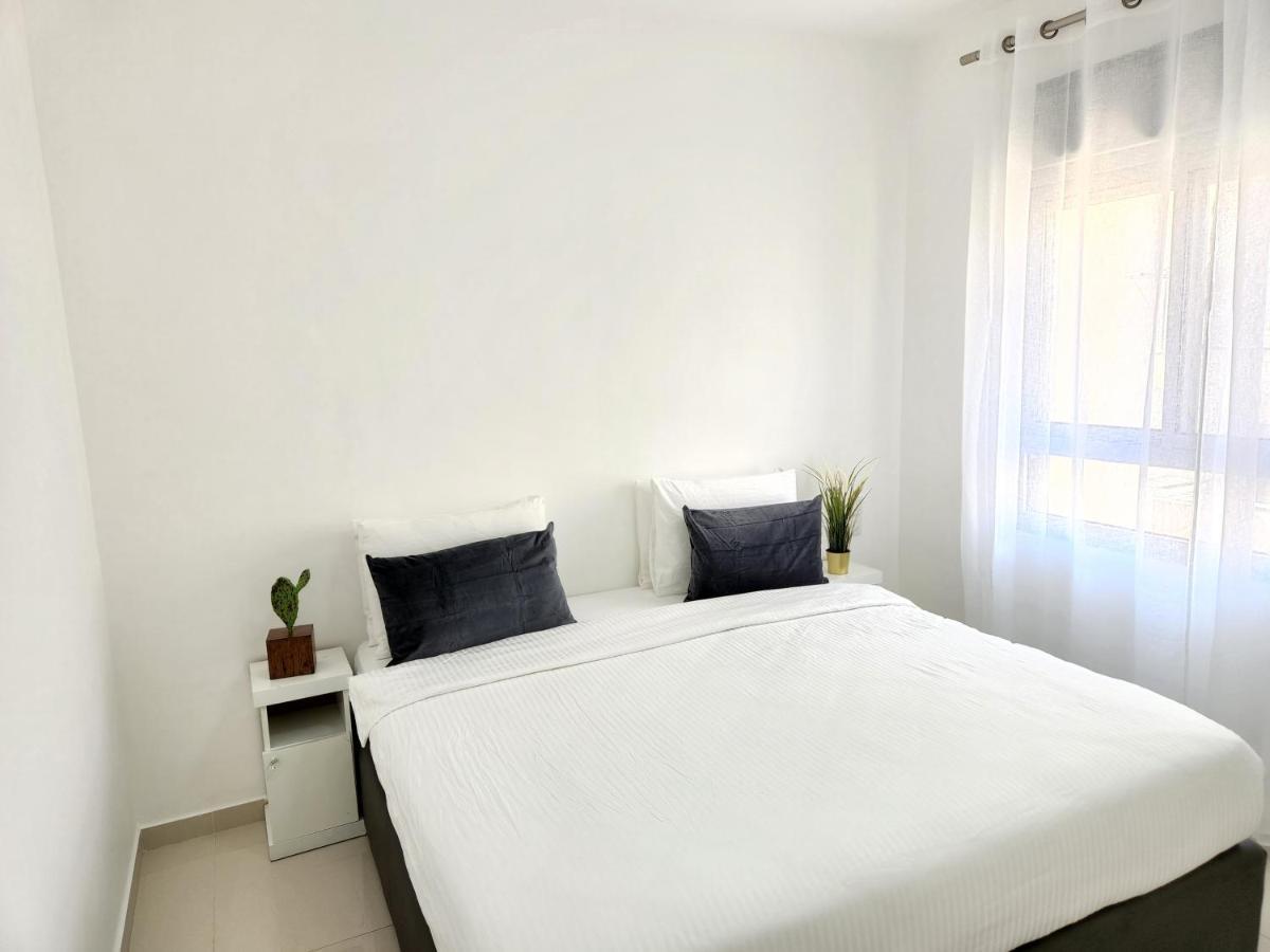 Melony Apartments Yam Suf Street Ейлат Екстериор снимка
