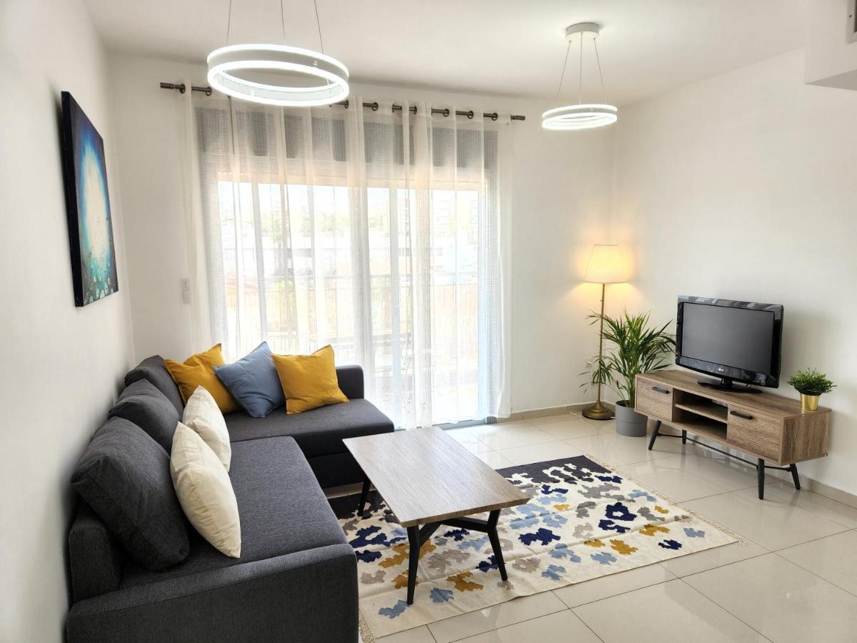 Melony Apartments Yam Suf Street Ейлат Екстериор снимка