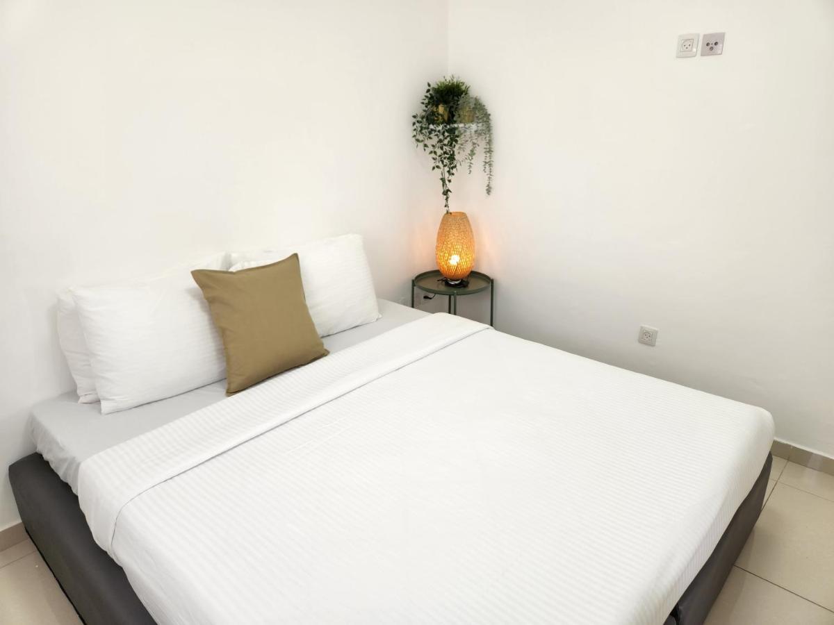 Melony Apartments Yam Suf Street Ейлат Екстериор снимка