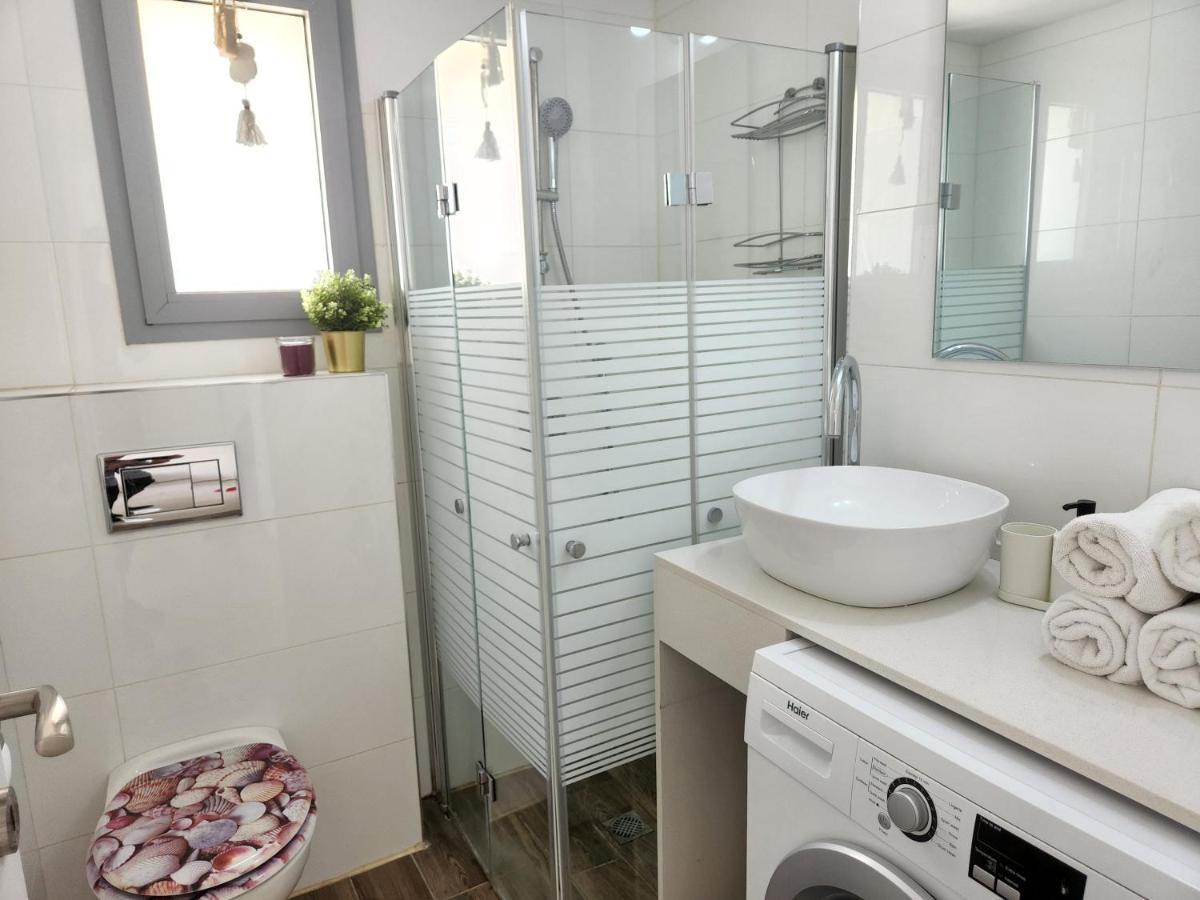 Melony Apartments Yam Suf Street Ейлат Екстериор снимка