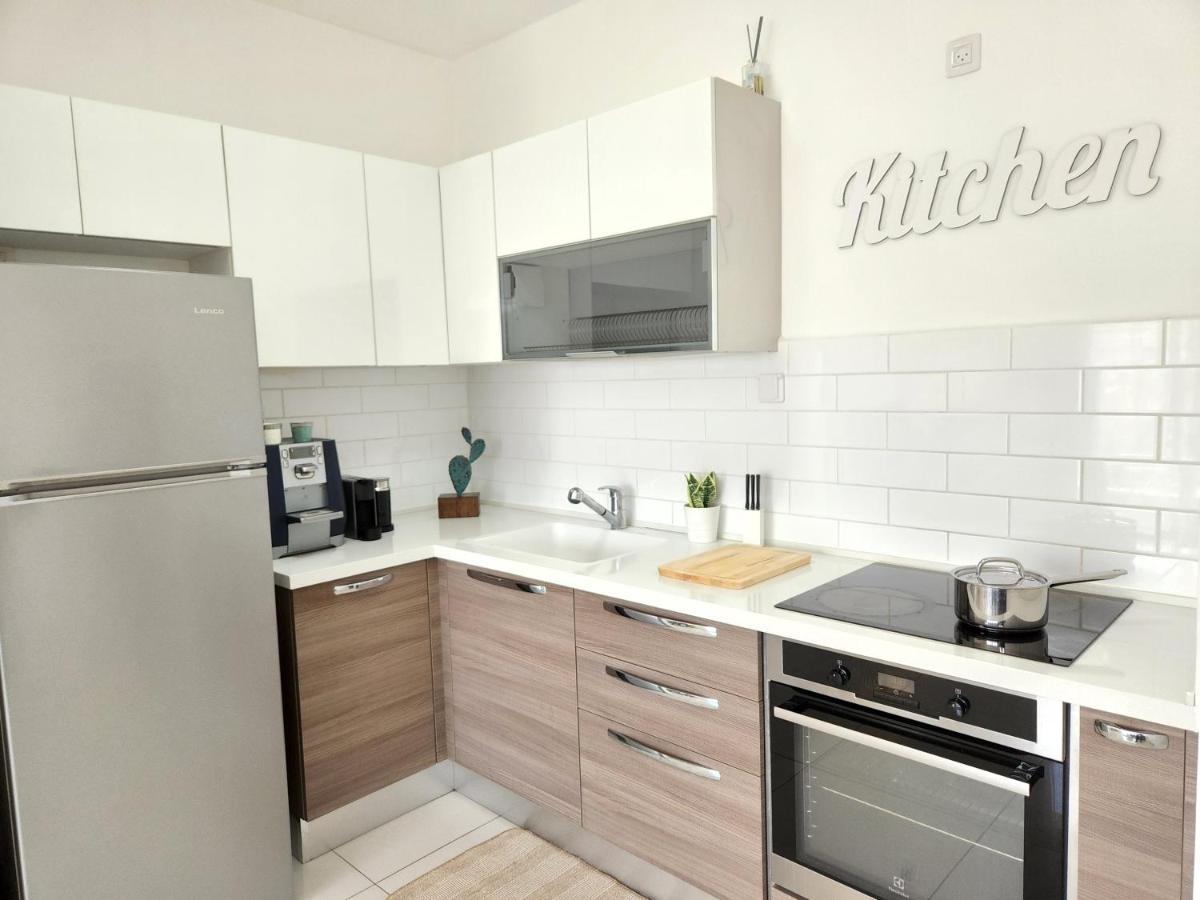 Melony Apartments Yam Suf Street Ейлат Екстериор снимка