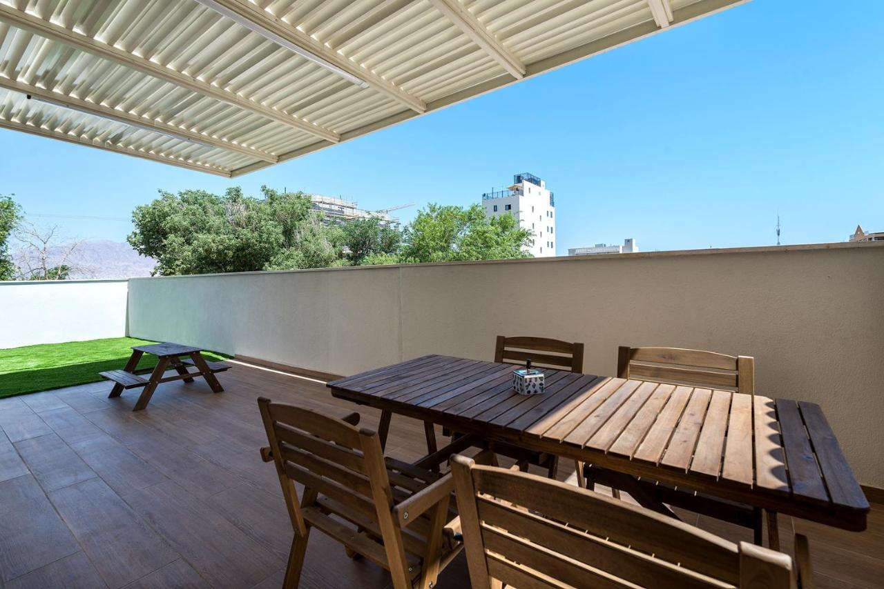 Melony Apartments Yam Suf Street Ейлат Екстериор снимка