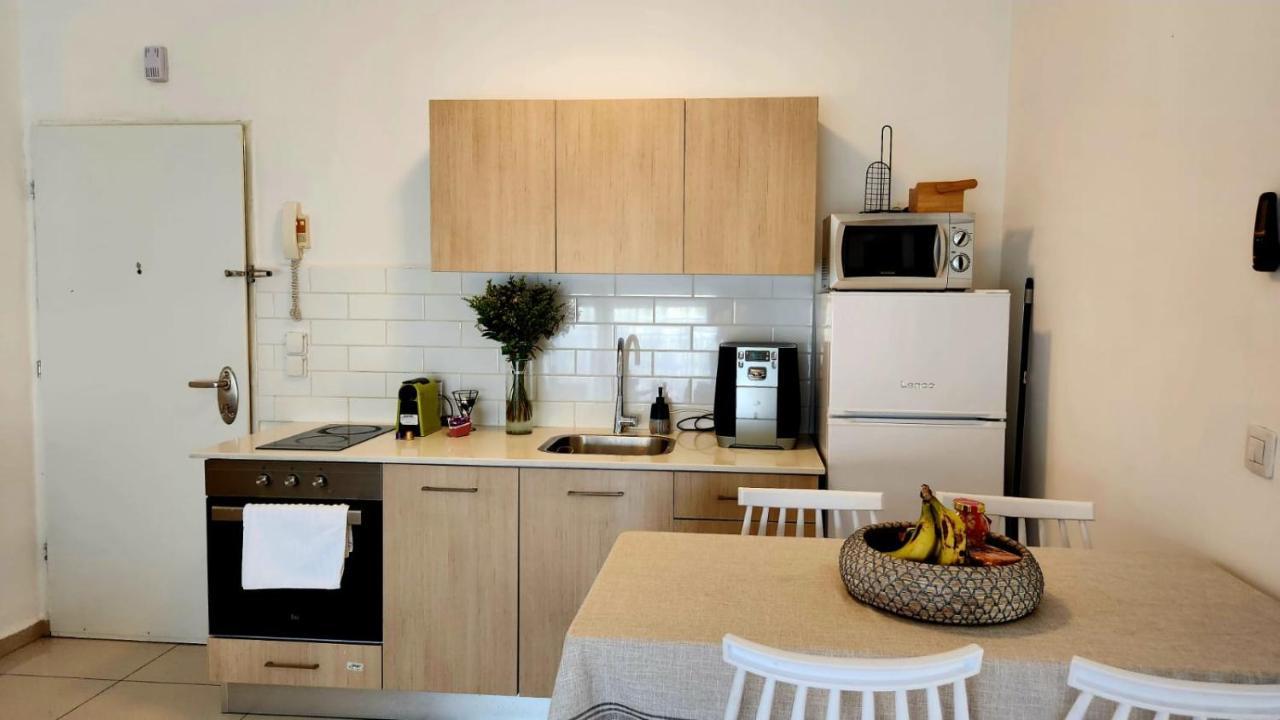 Melony Apartments Yam Suf Street Ейлат Екстериор снимка