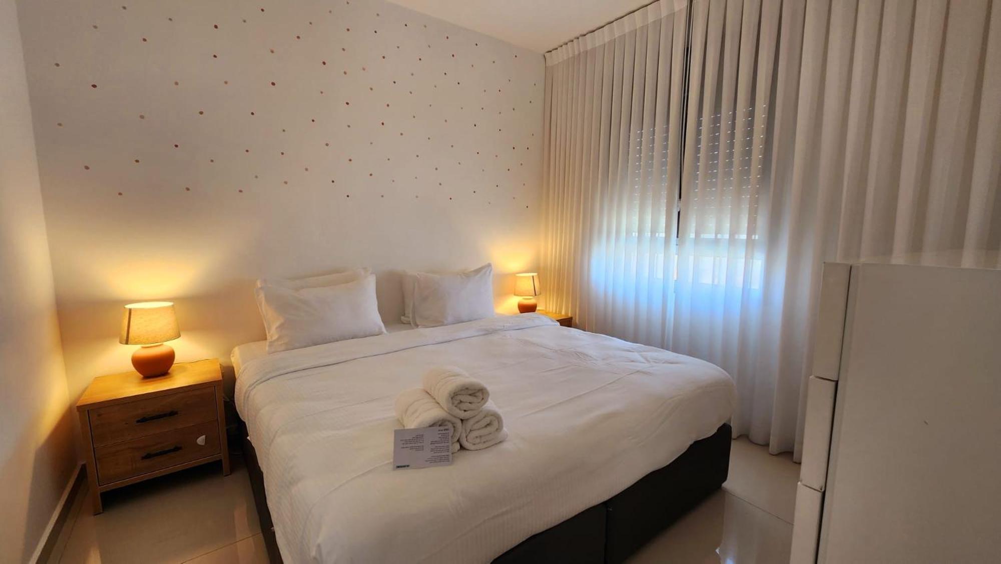 Melony Apartments Yam Suf Street Ейлат Екстериор снимка