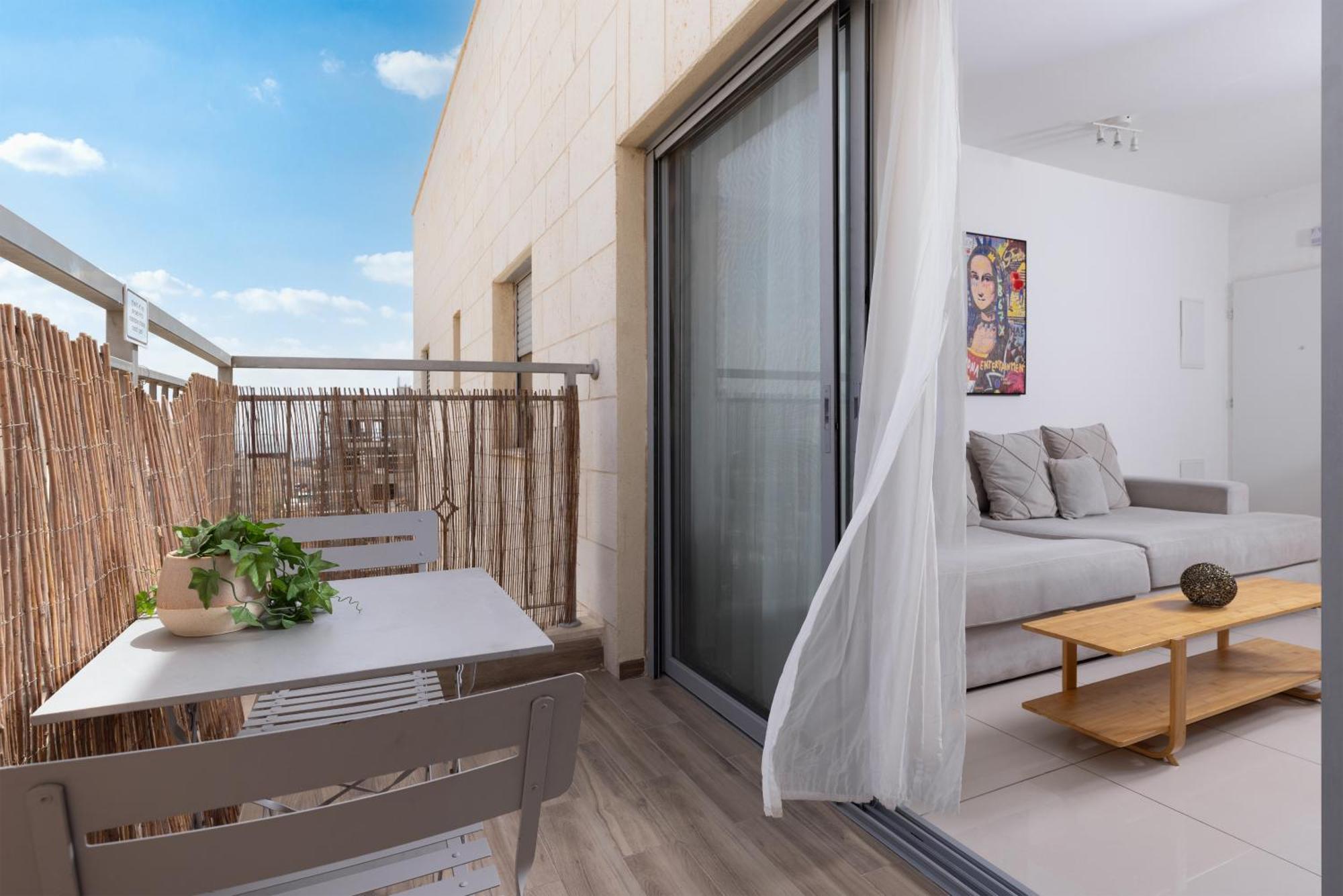 Melony Apartments Yam Suf Street Ейлат Екстериор снимка
