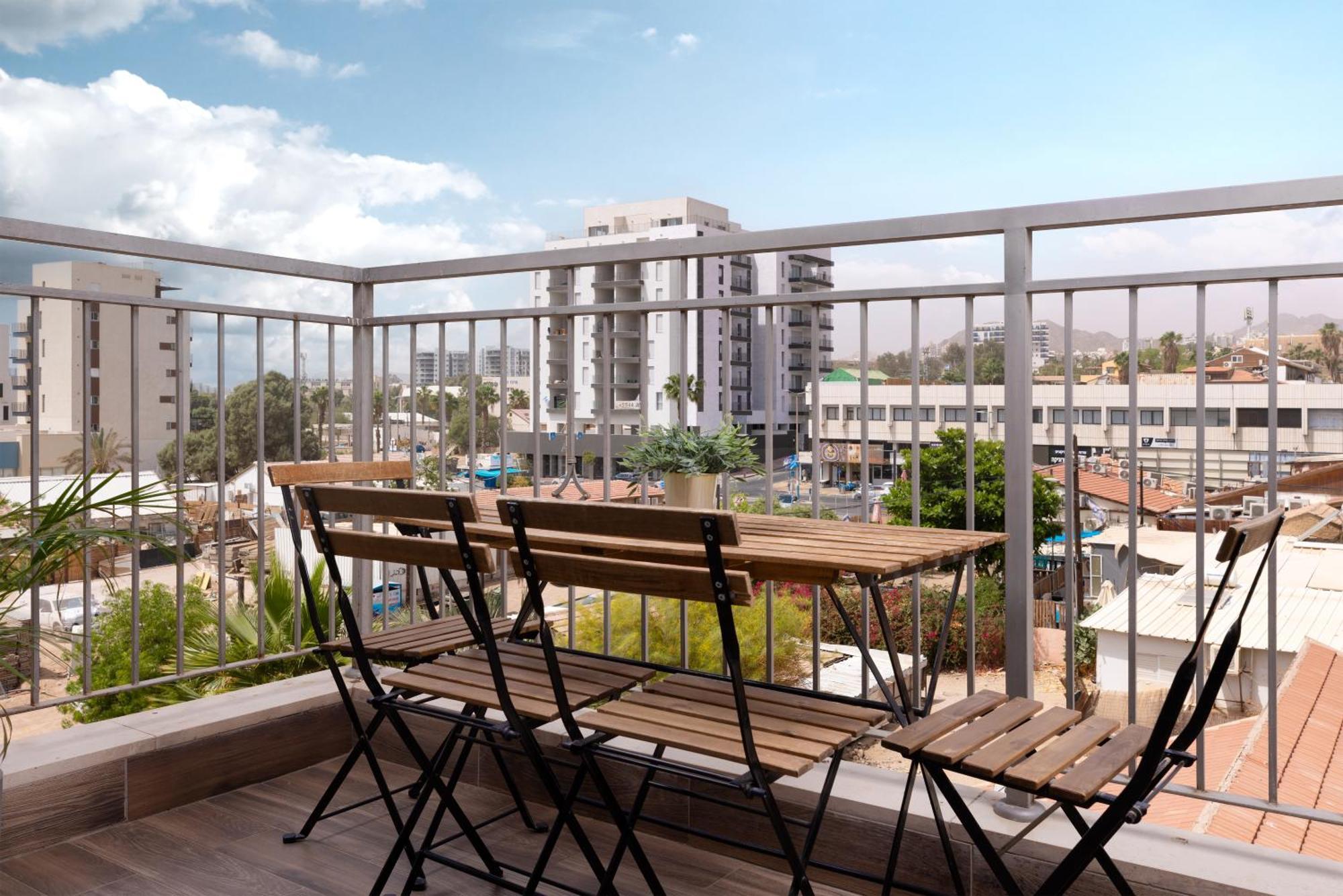 Melony Apartments Yam Suf Street Ейлат Екстериор снимка